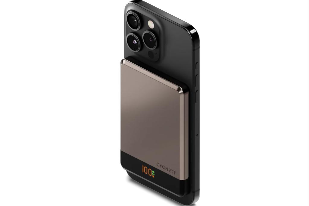 Cygnett MagSlim Magnetic Wireless Power Bank 5K (£39.95)