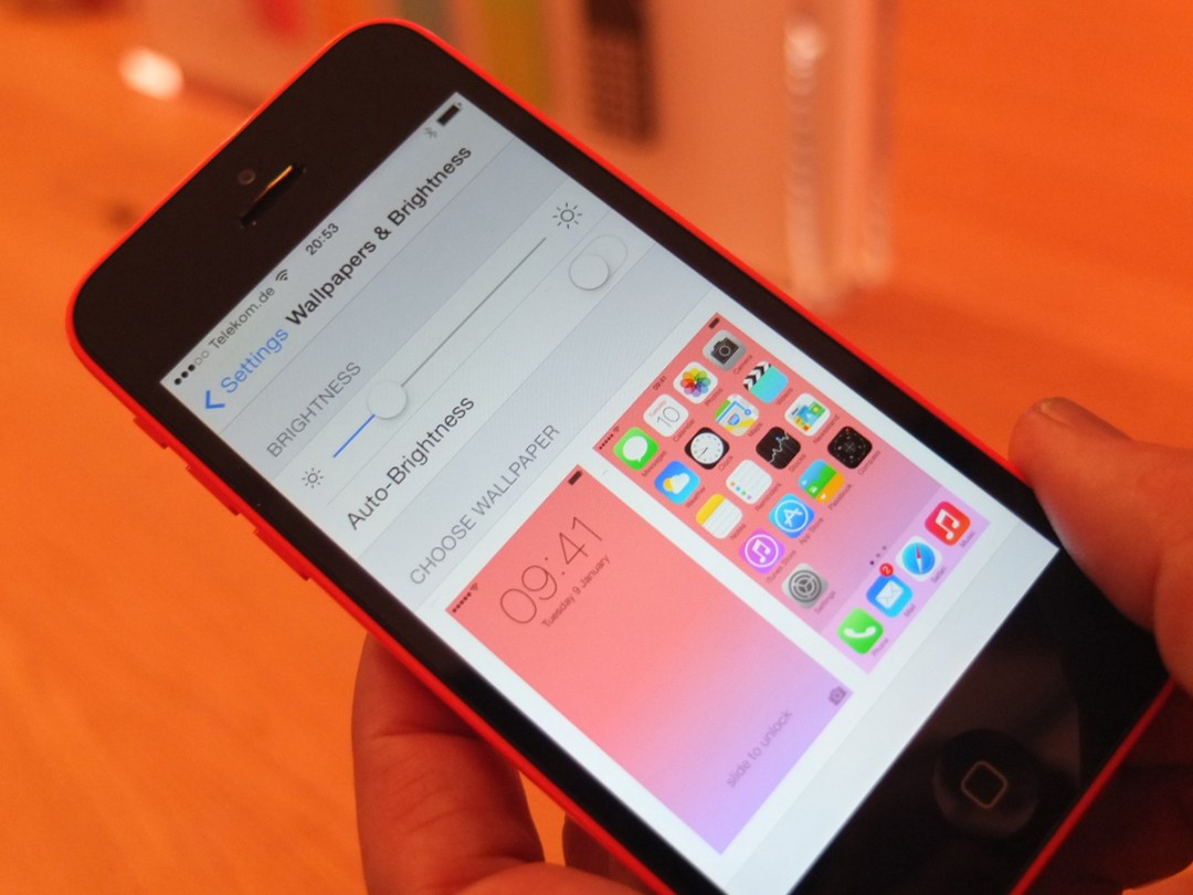 Blue, green, yellow, white, and pink are the new black: The iPhone 5C  reviewed