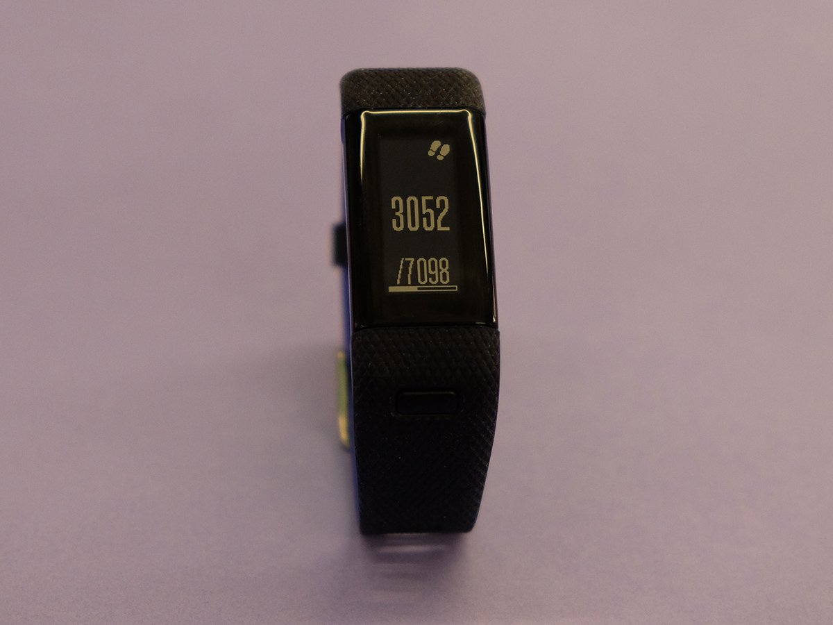 Vivosmart hr+ hot sale vs vivosport