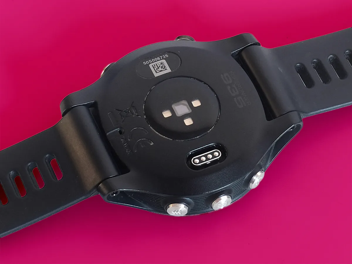 Suunto spartan sport wrist hr vs garmin best sale 935