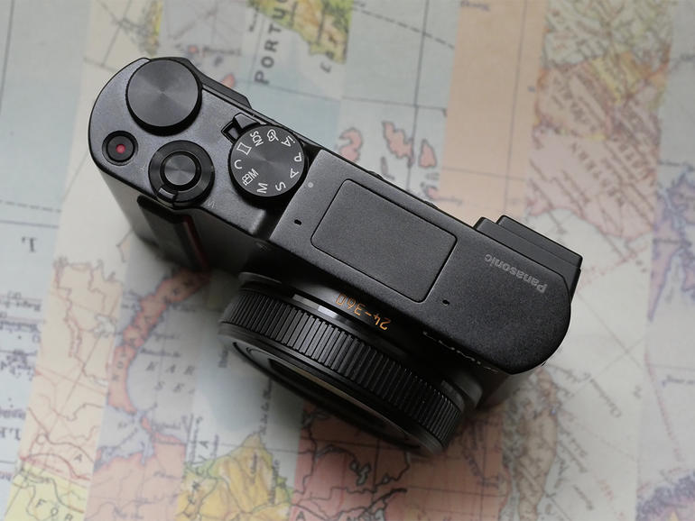 Panasonic Lumix TZ200 design: better grip