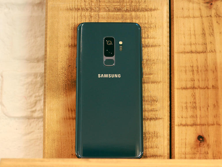 Samsung Galaxy S9+ design: same mould