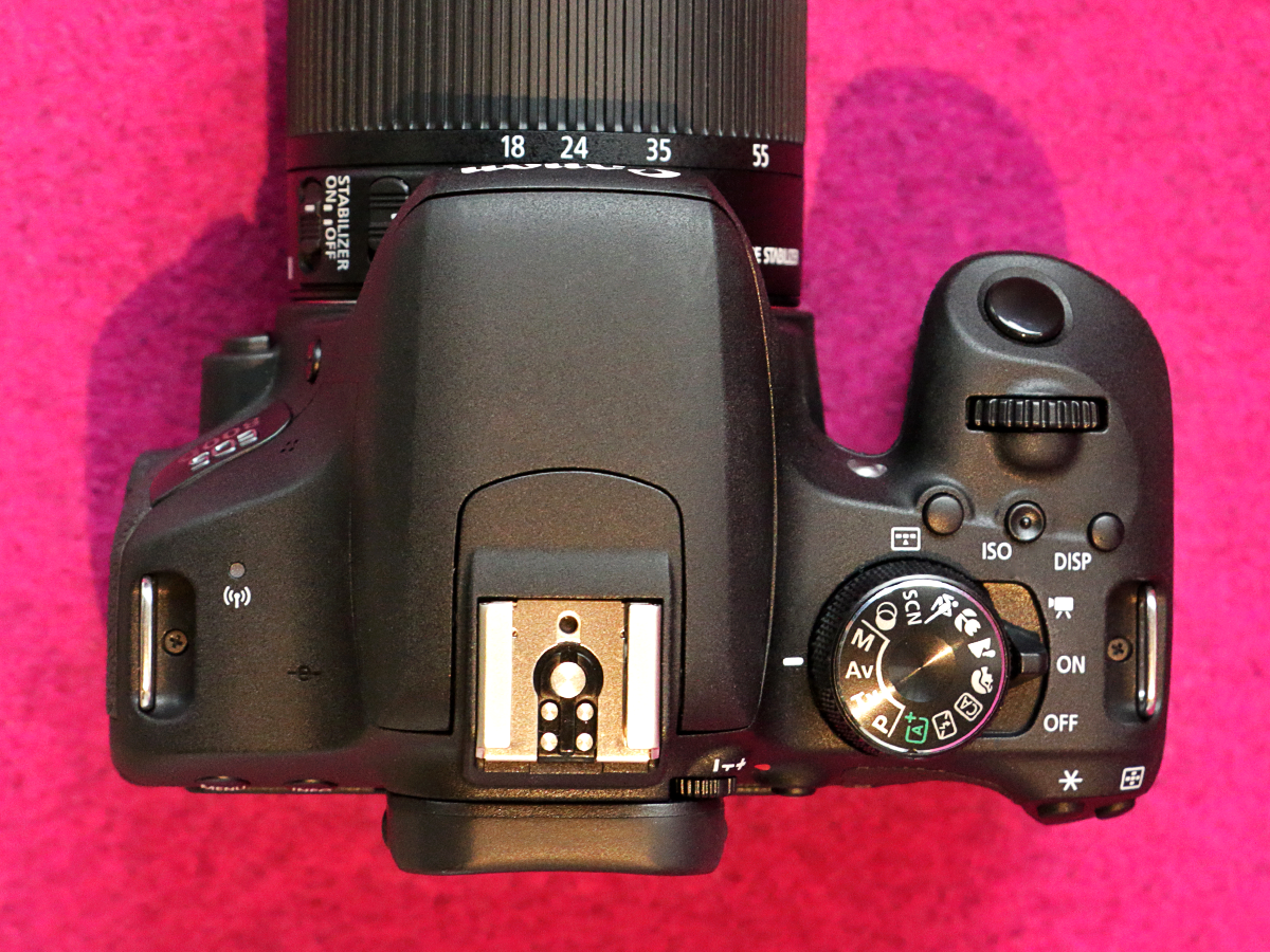 2) IT HAS SUPER-SPEEDY AUTOFOCUS