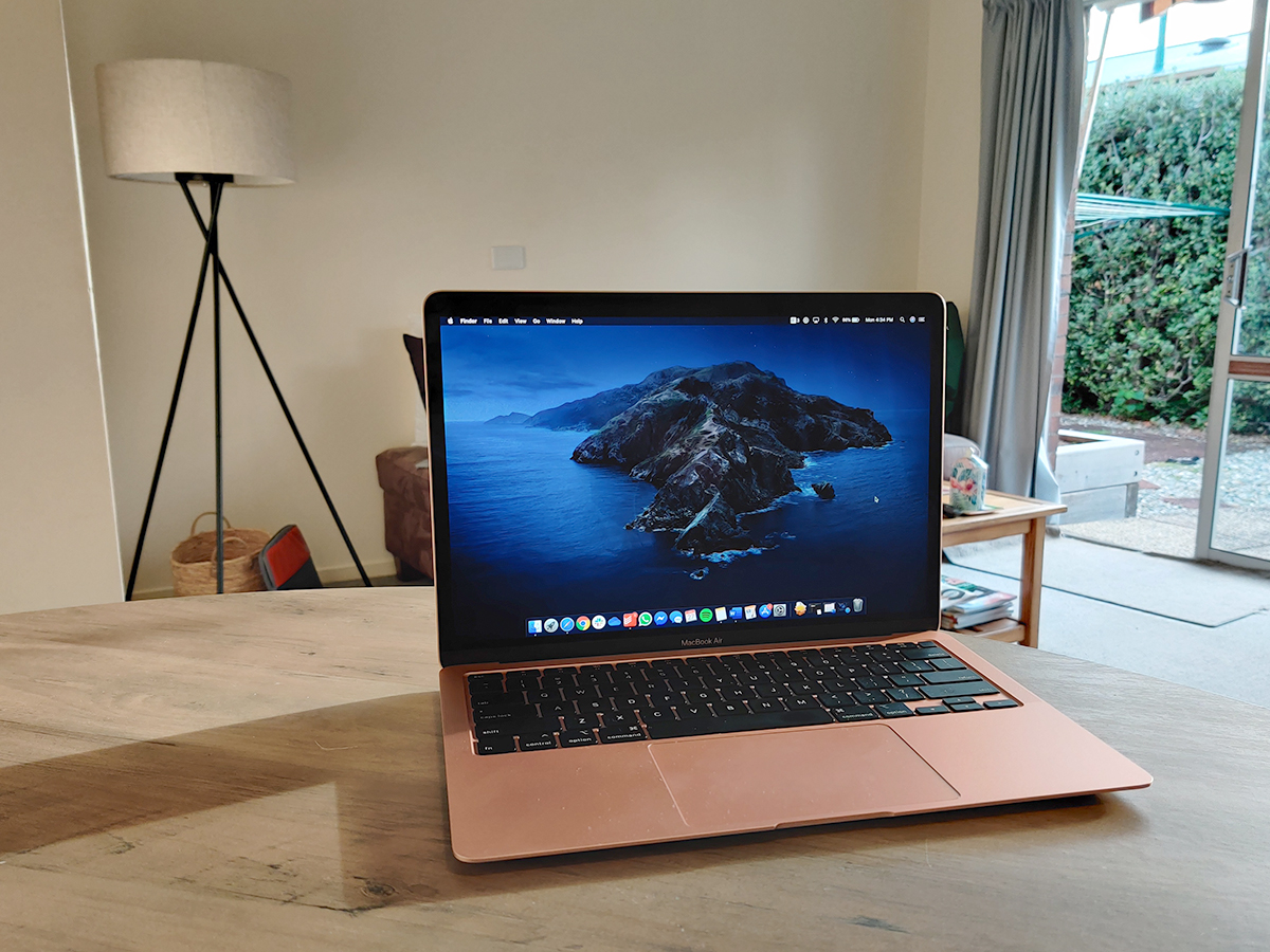 macbook air 2020 gold review