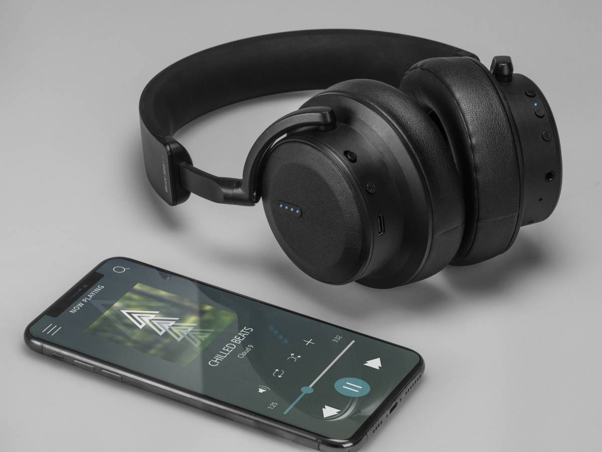 LTS-50 Wireless In-Ear Headphones - from LINDY UK