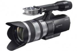 Sony NEX-VG10E – world’s first camcorder with swappable lenses