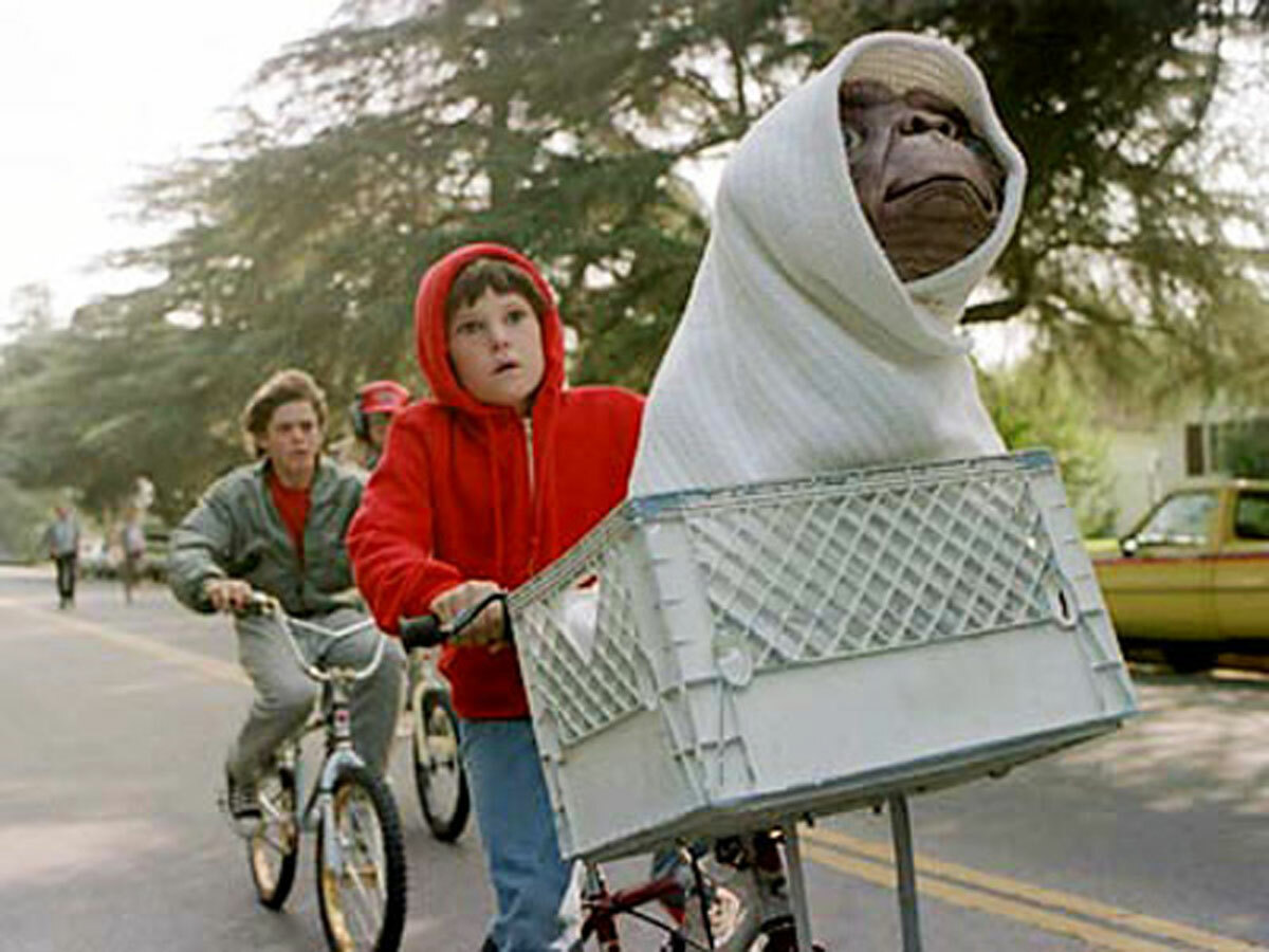 E.T.: The Extra-Terrestrial (1982)