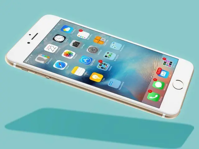 28) iPhone 6s Plus (2015)