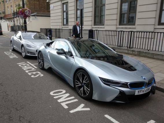 BMW i8