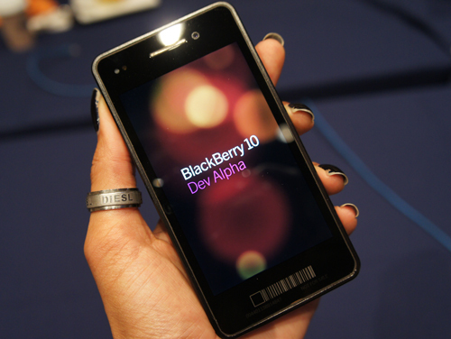 BlackBerry 10 Dev Alpha hands on review