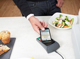 Apple is talking to EE about NFC payments, says Olaf Swantee