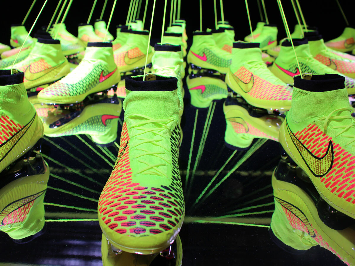 En respuesta a la ama de casa índice Nike unveils knitted Magista football boots ahead of World Cup 2014