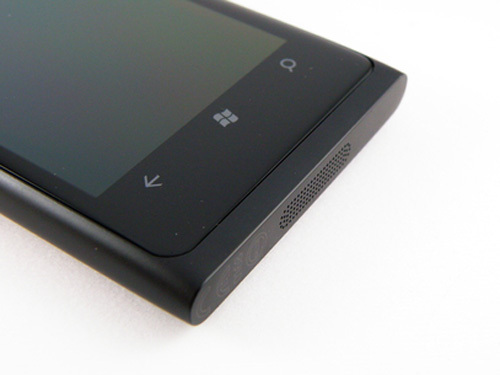 Nokia Lumia 800 update to fix audio and camera issues