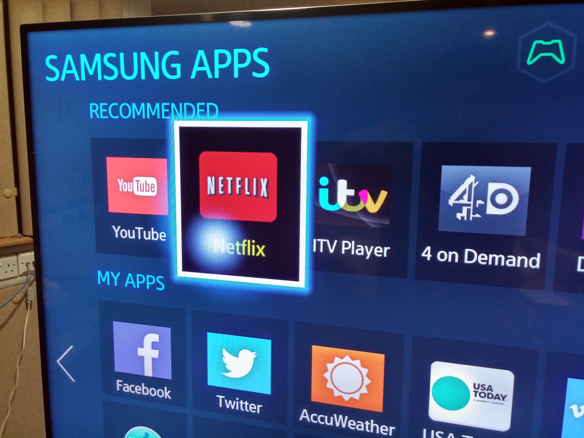 Приложение телевизор для смарт тв самсунг. Samsung apps для Smart TV. Samsung Smart TV Store. DLNA Samsung Smart TV. Samsung apps для телевизора Smart TV.
