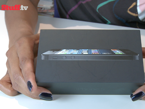 New video! Apple iPhone 5 – out of the box