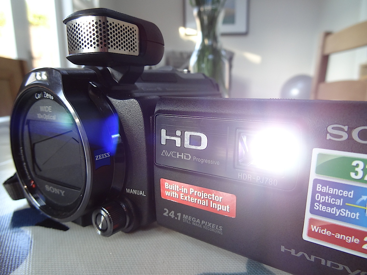 Sony PJ780 projector camcorder