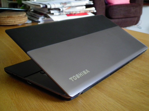 Toshiba U840W - Design