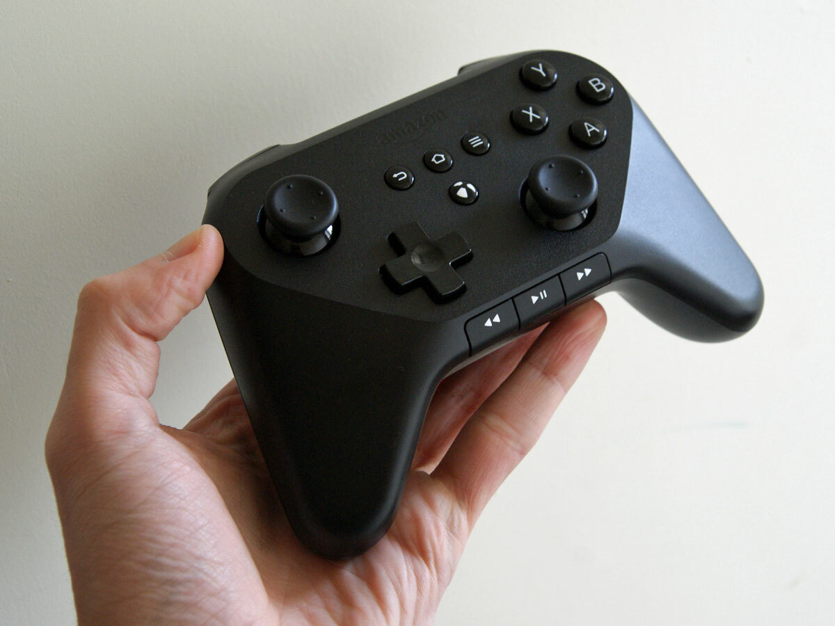 The controller is very Xbox 360-ish