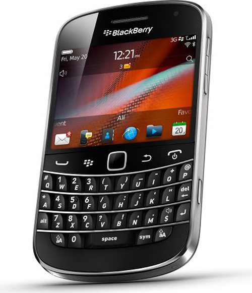 BlackBerry Bold 9900 available for pre–order