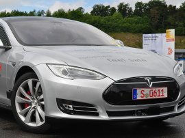 This robotic Tesla Model S drove me around a German test track (and didn’t crash)