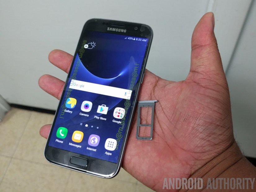 microSD support all but confirmed with latest Galaxy S7 leak