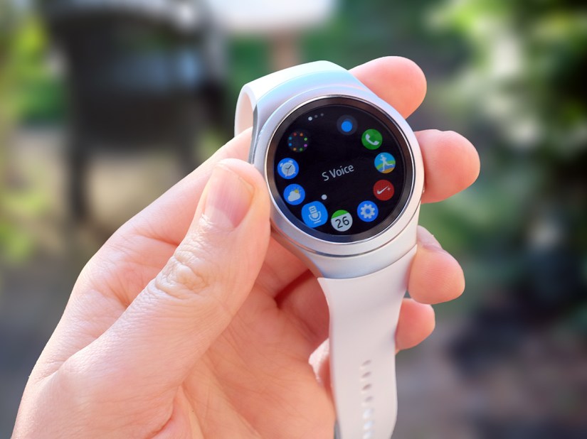 The Samsung Gear S2 should have iPhone support soon