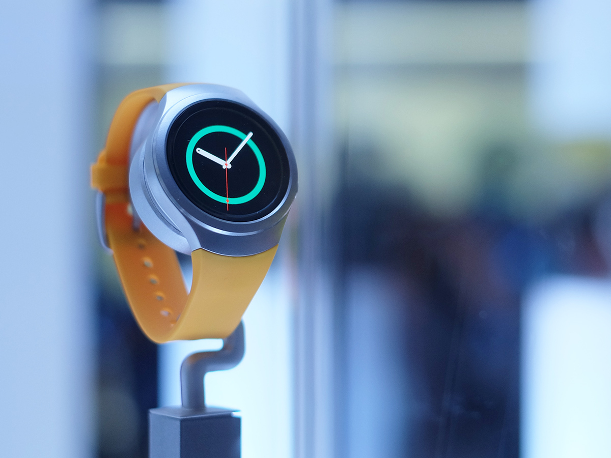 Fully Charged Samsung's Gear S2 eyeing iPhone support, and Steve Jobs