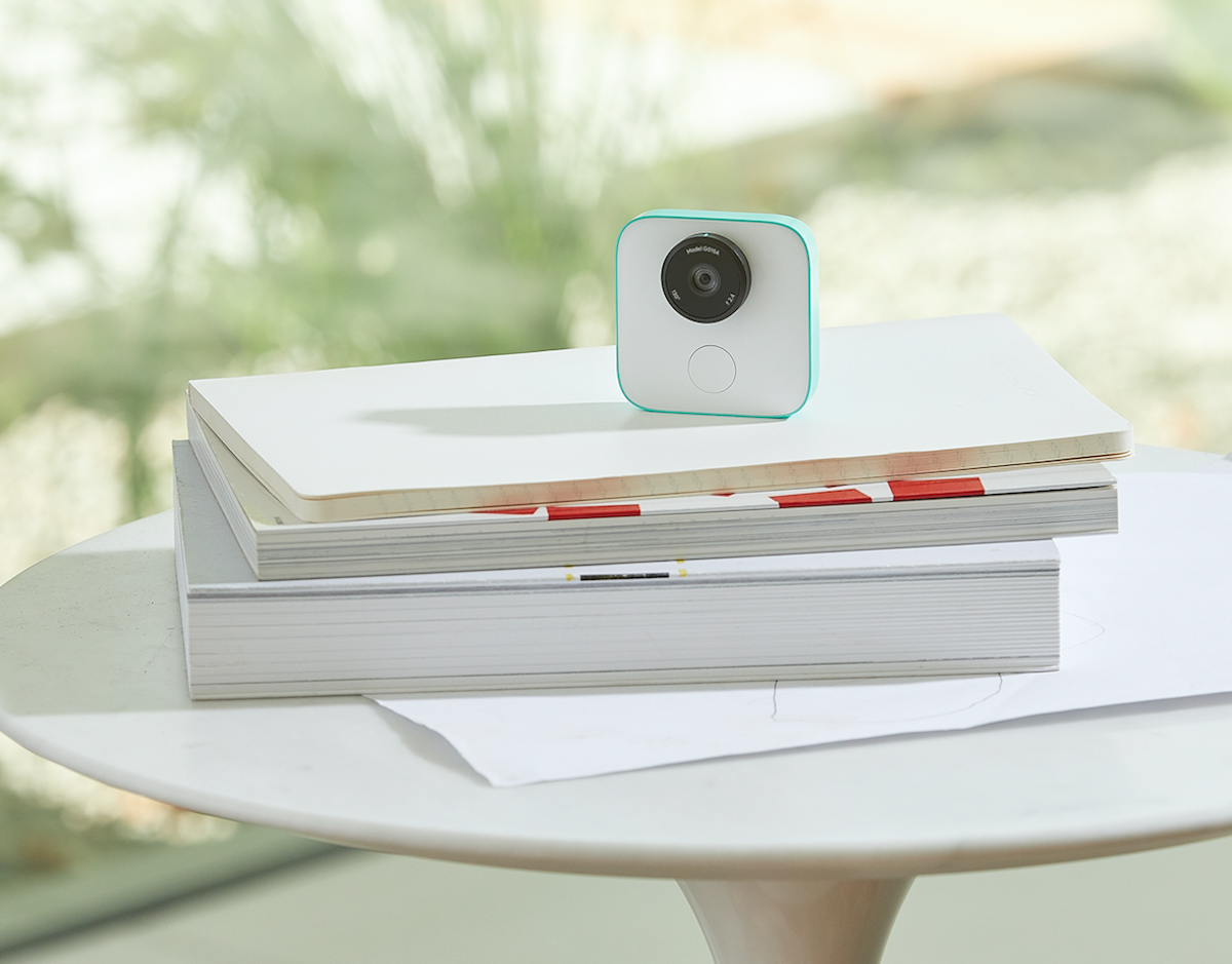 7) Google Clips takes its own shots