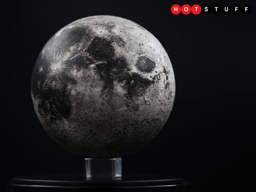 Fake your own moon landing with AstroReality’s Lunar models