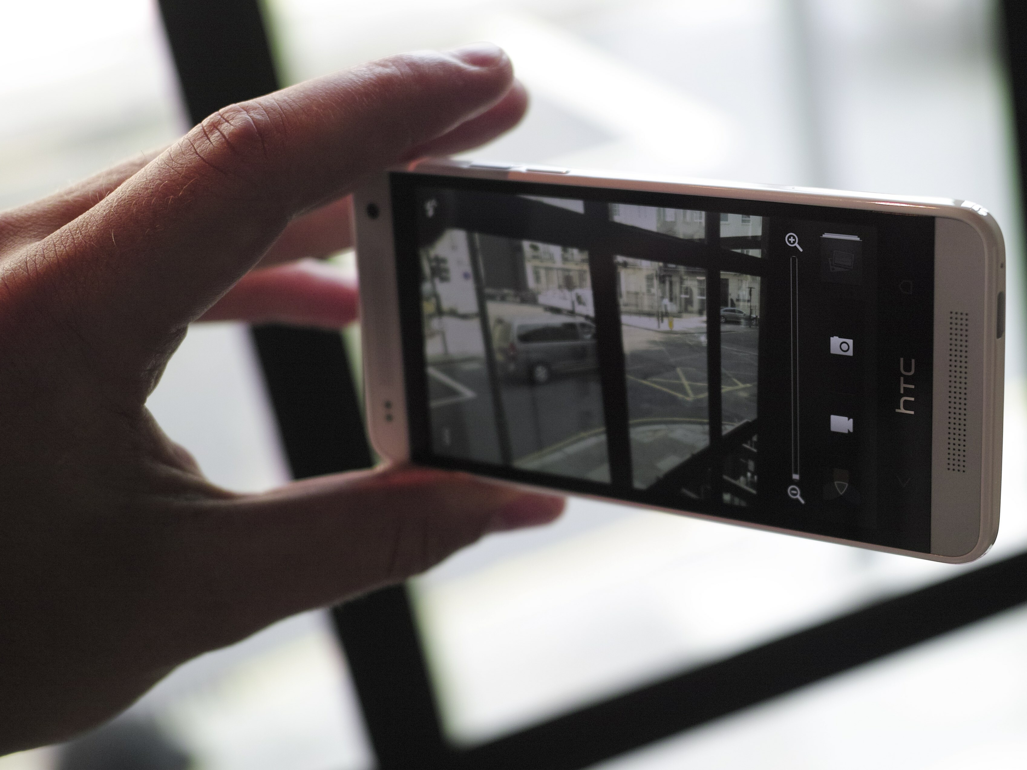Camera: UltraPixel snaps again