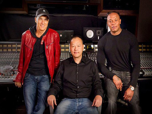 Is HTC taking on Spotify with a music streaming service?