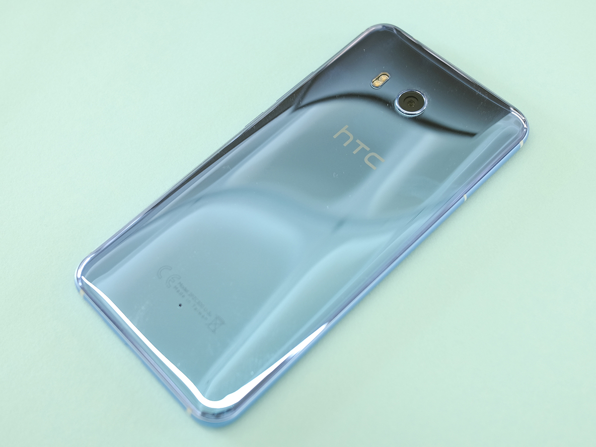 HTC U11 review - the sqeeze-able phone with the art of glass | Stuff