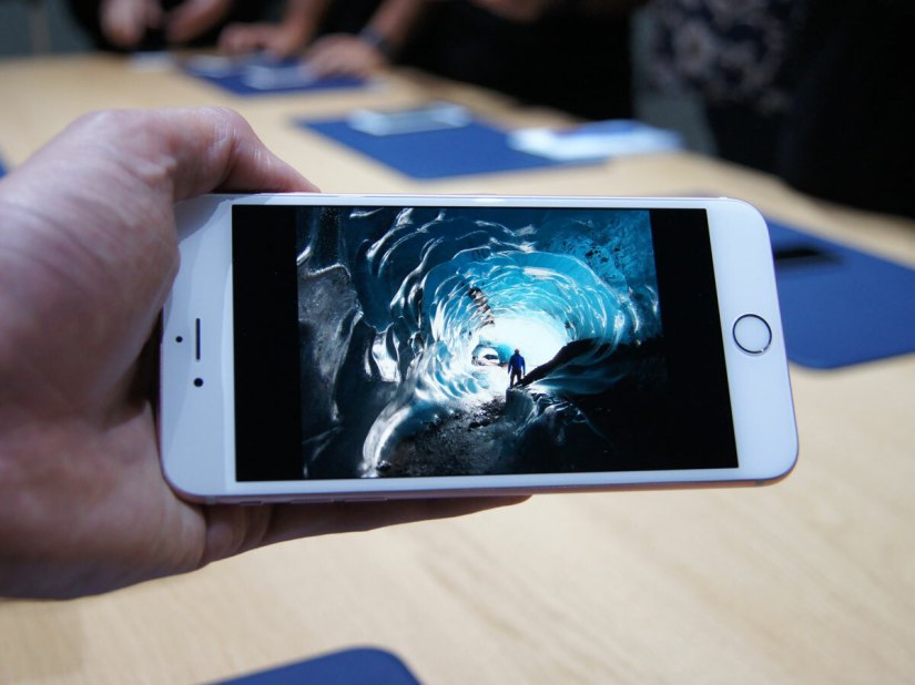 iPhone 6s Plus supplies limited by production issues, claims analyst