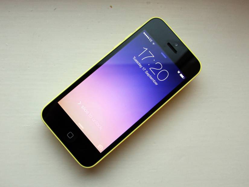 Smaller iPhone 6c will have coloured metal and Apple Pay, claims analyst