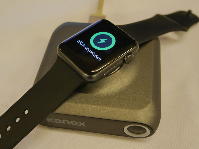 Frequent flyers need this portable Apple Watch charger