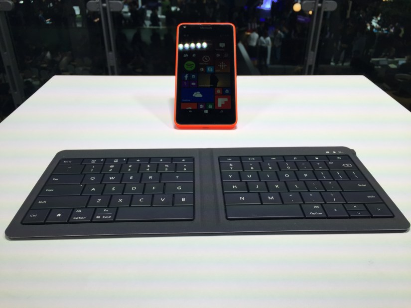 MWC 2015: Microsoft’s new keyboard folds like a wallet, types like a non-discriminatory dream