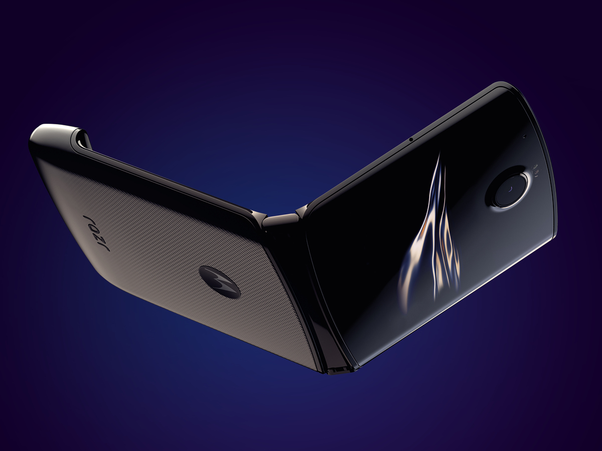 Motorola's legendary RAZR flip phone is making a comeback (update: nope)