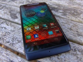 Motorola RAZR i review