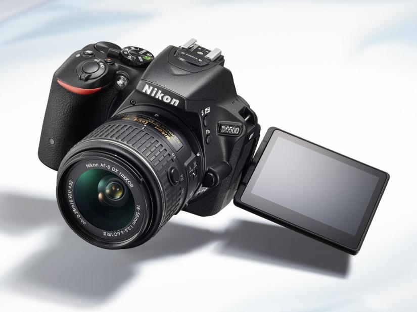 CES 2015: Slim, lightweight Nikon D5500 packs a vari-angle touchscreen