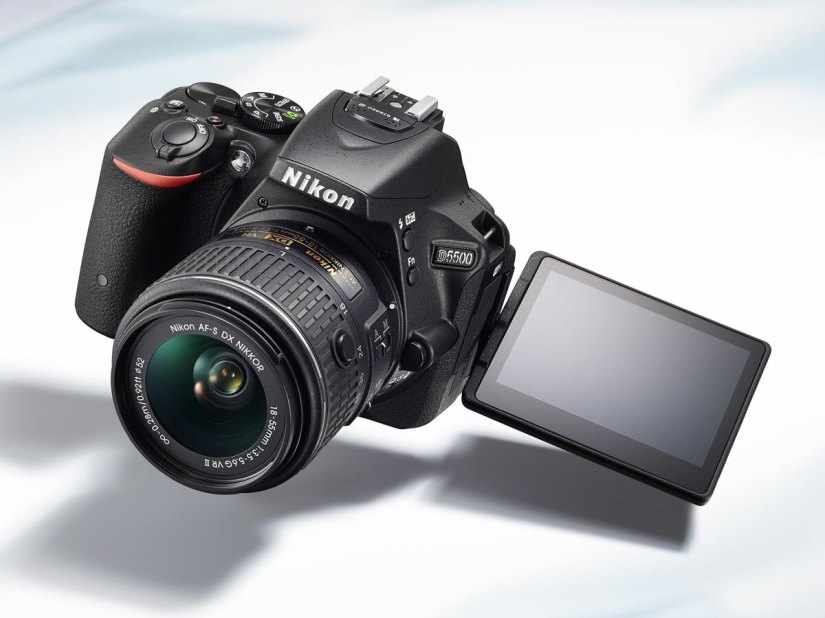 CES 2015: Slim, lightweight Nikon D5500 packs a vari-angle touchscreen