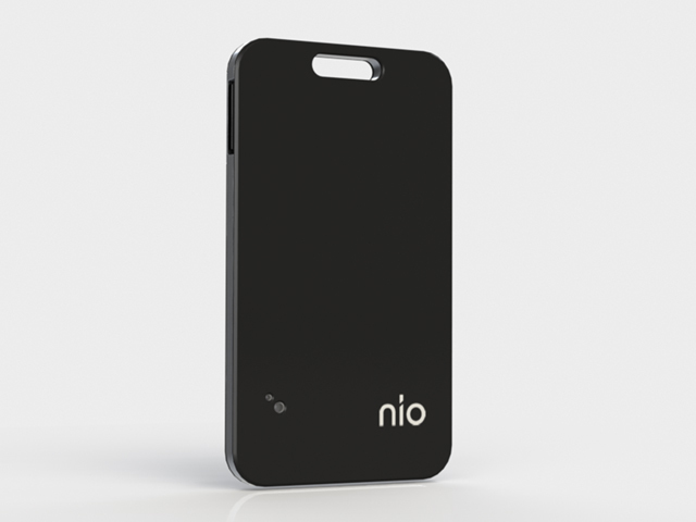 Bluenio’s 4mm-thin nio Card is your smartphone’s guardian angel