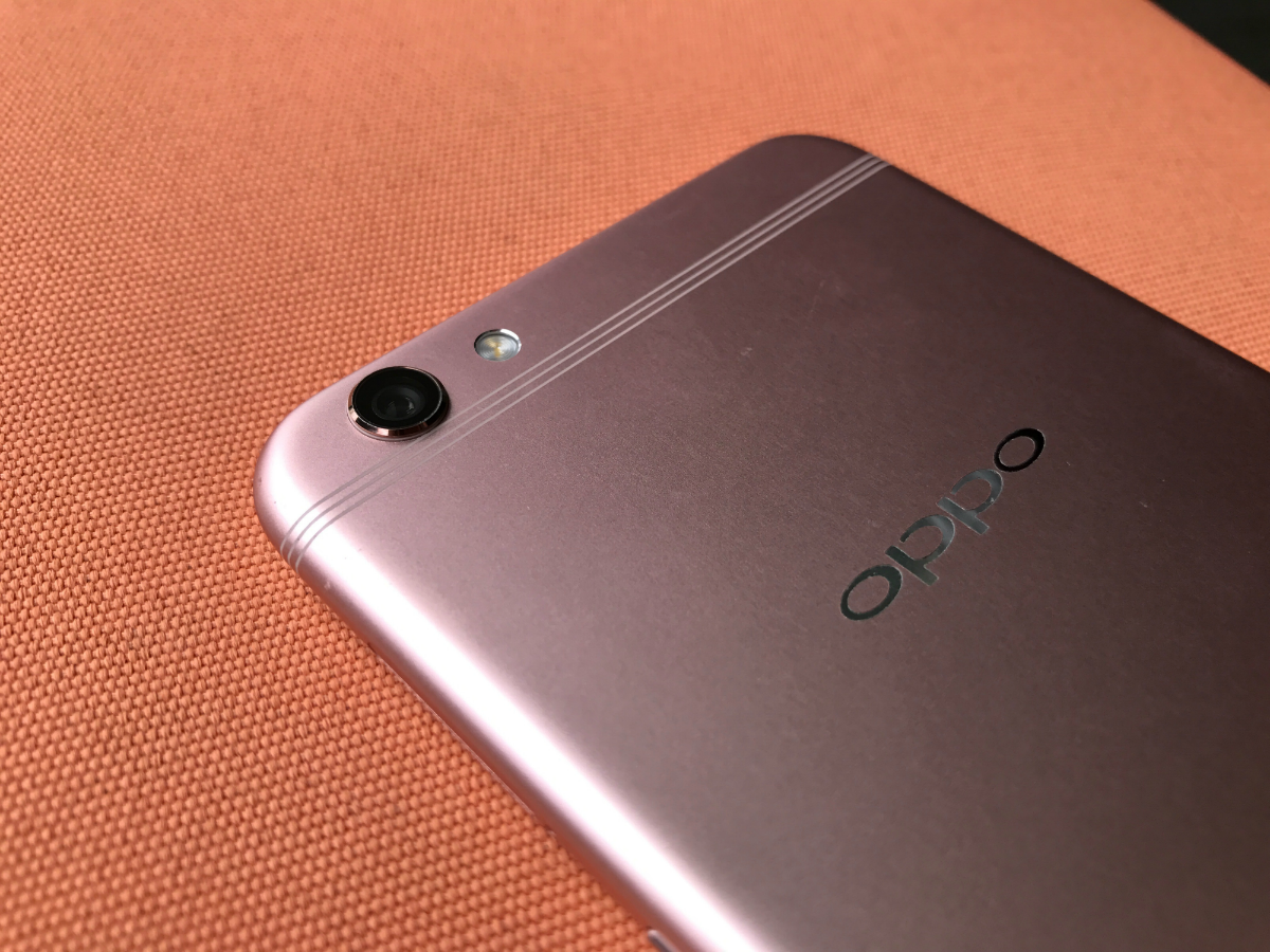 OPPO R9S Design: No flair but no complaints either