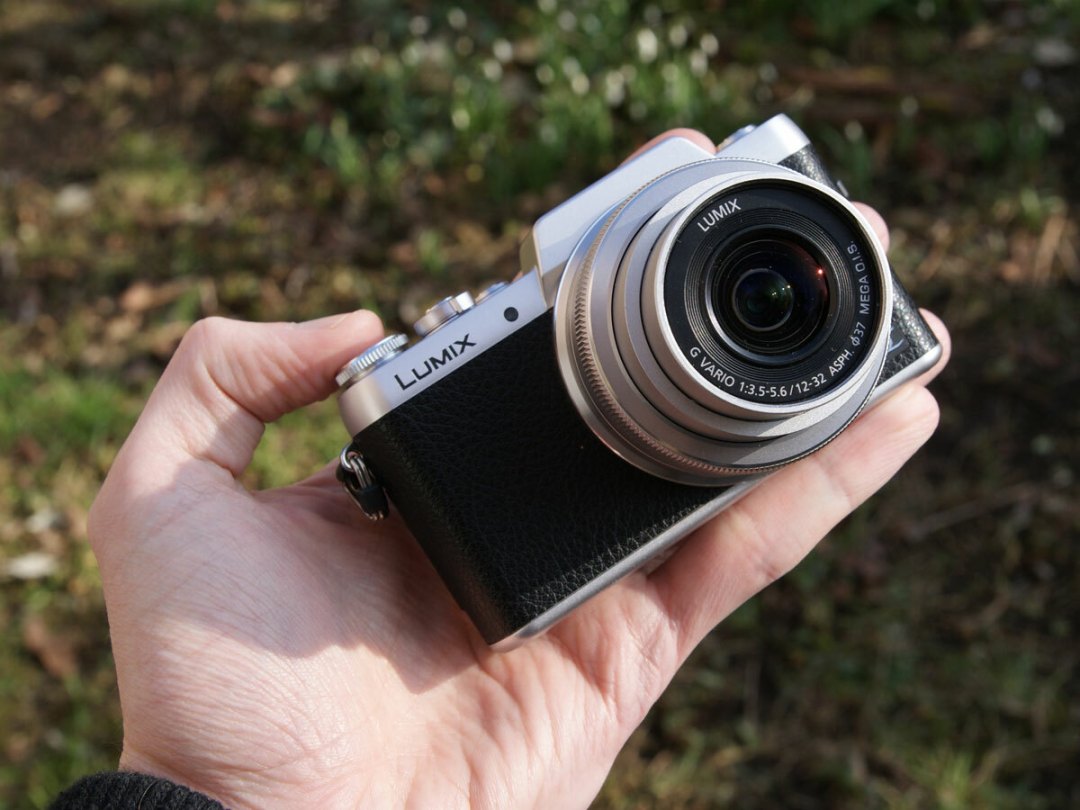 Panasonic Lumix GF7 |