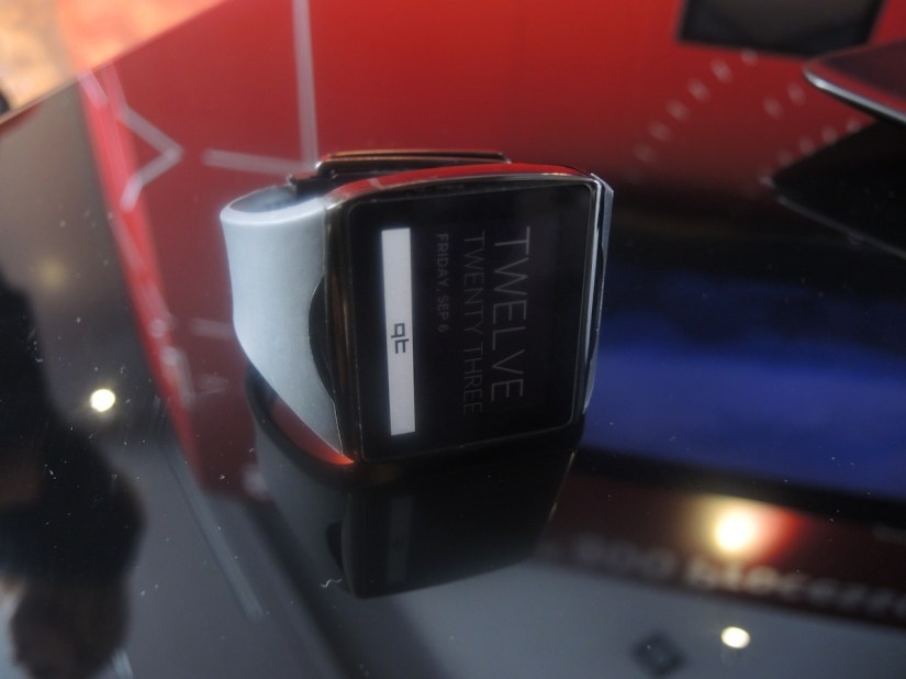Hands-on review: Qualcomm Toq gets the smartwatch basics spot-on