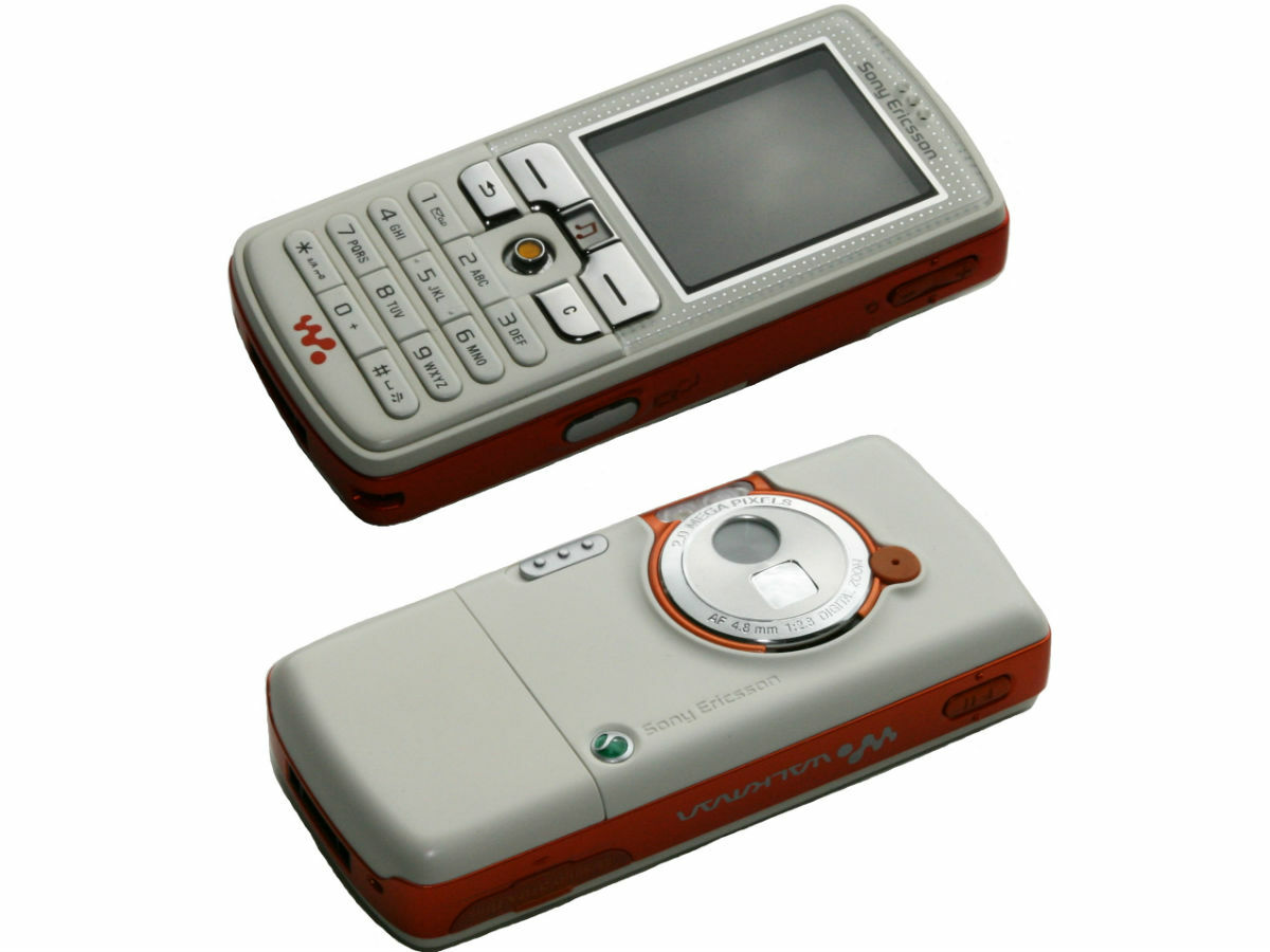 Sony Ericsson W800 (2005)