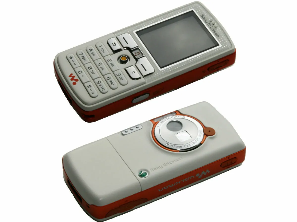 9 Iconic Phones That Once Ruled The World