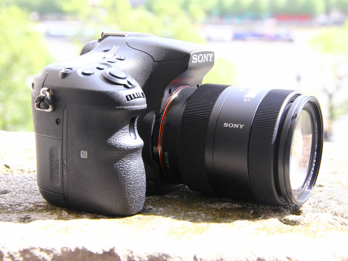 Sony Alpha 77 II DSLR camera hands on review