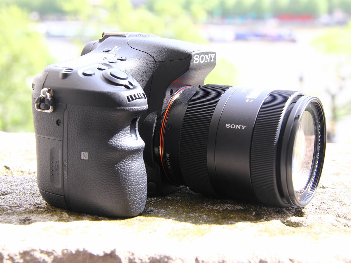 Sony Alpha 77 II DSLR camera handson review