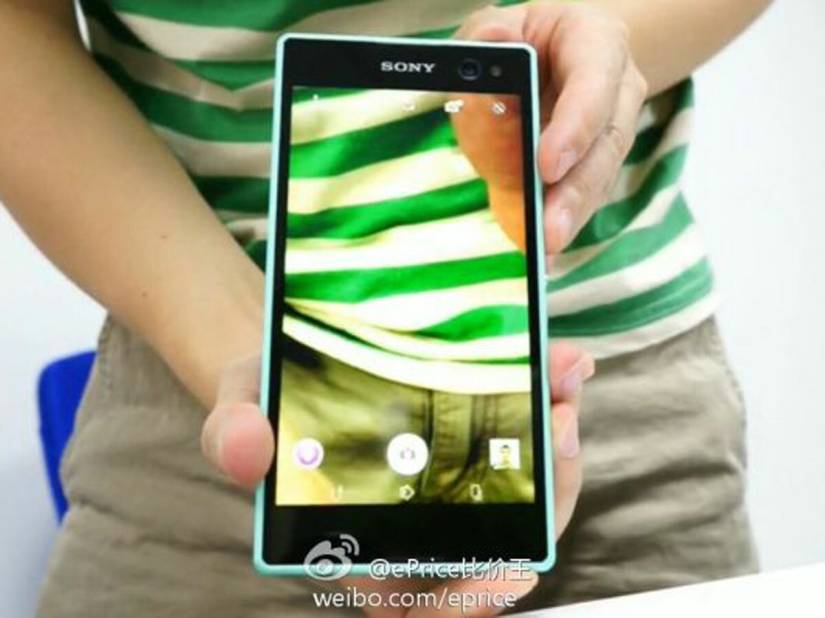Sony Gina smartphone’s front flash makes it the ultimate selfie taker
