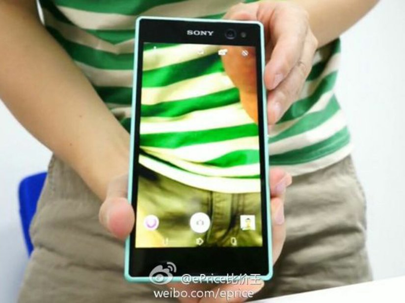 Sony Gina smartphone’s front flash makes it the ultimate selfie taker